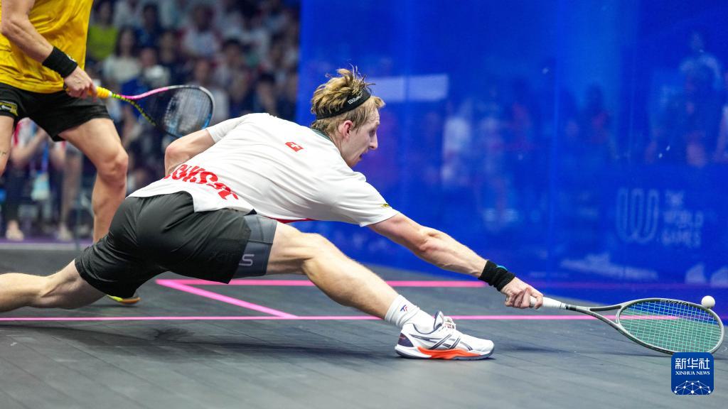 新华社记者, 在比赛中回, 手罗德里格