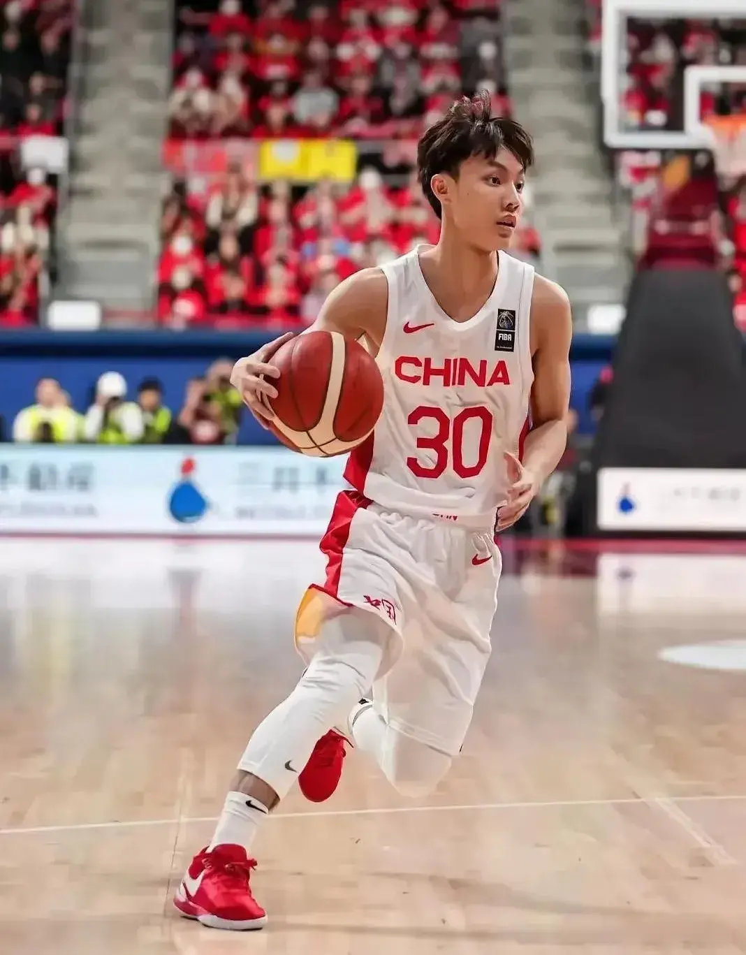 stron, 数据基本上, 和小外援的 stron, 数据基本上, 和小外援的