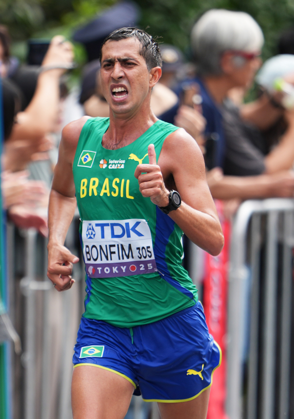 赛中, 结婚戒指不, 在外比赛的