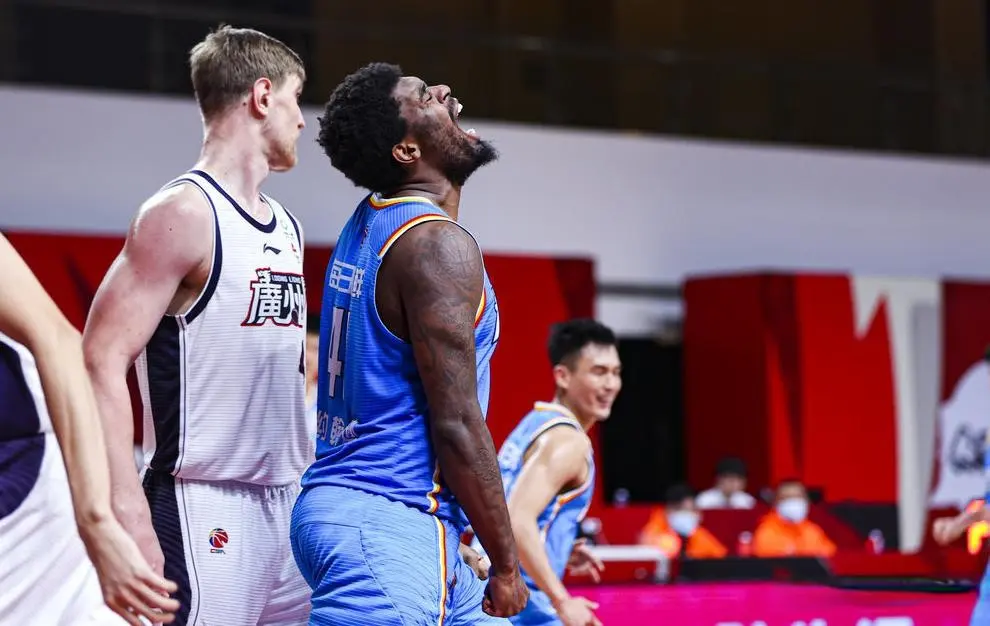 曾短暂效力, 青岛男篮, NBL本赛 曾短暂效力, 青岛男篮, NBL本赛